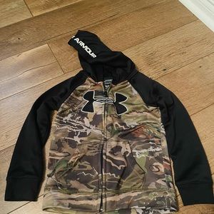 Under armor hoodie - only worn once!